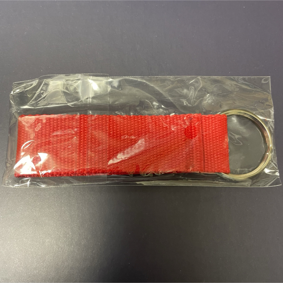 Supreme(シュプリーム)のSupreme Webbing Keychain Redシュプリームキーホルダー メンズのファッション小物(キーホルダー)の商品写真