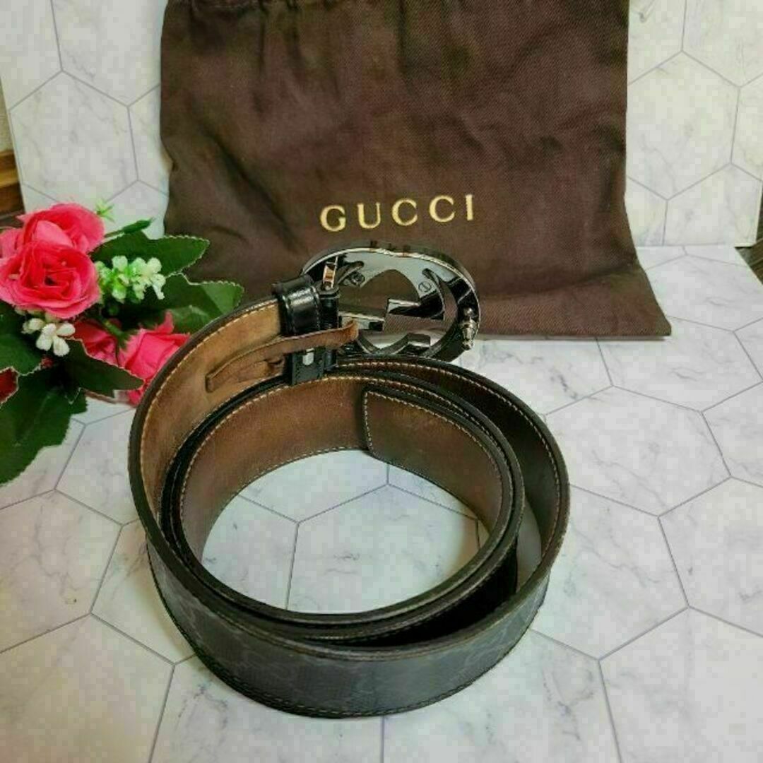 GUCCI　総柄　GGロゴマーク　ベルト　スーツ　パンツに　かっこいい