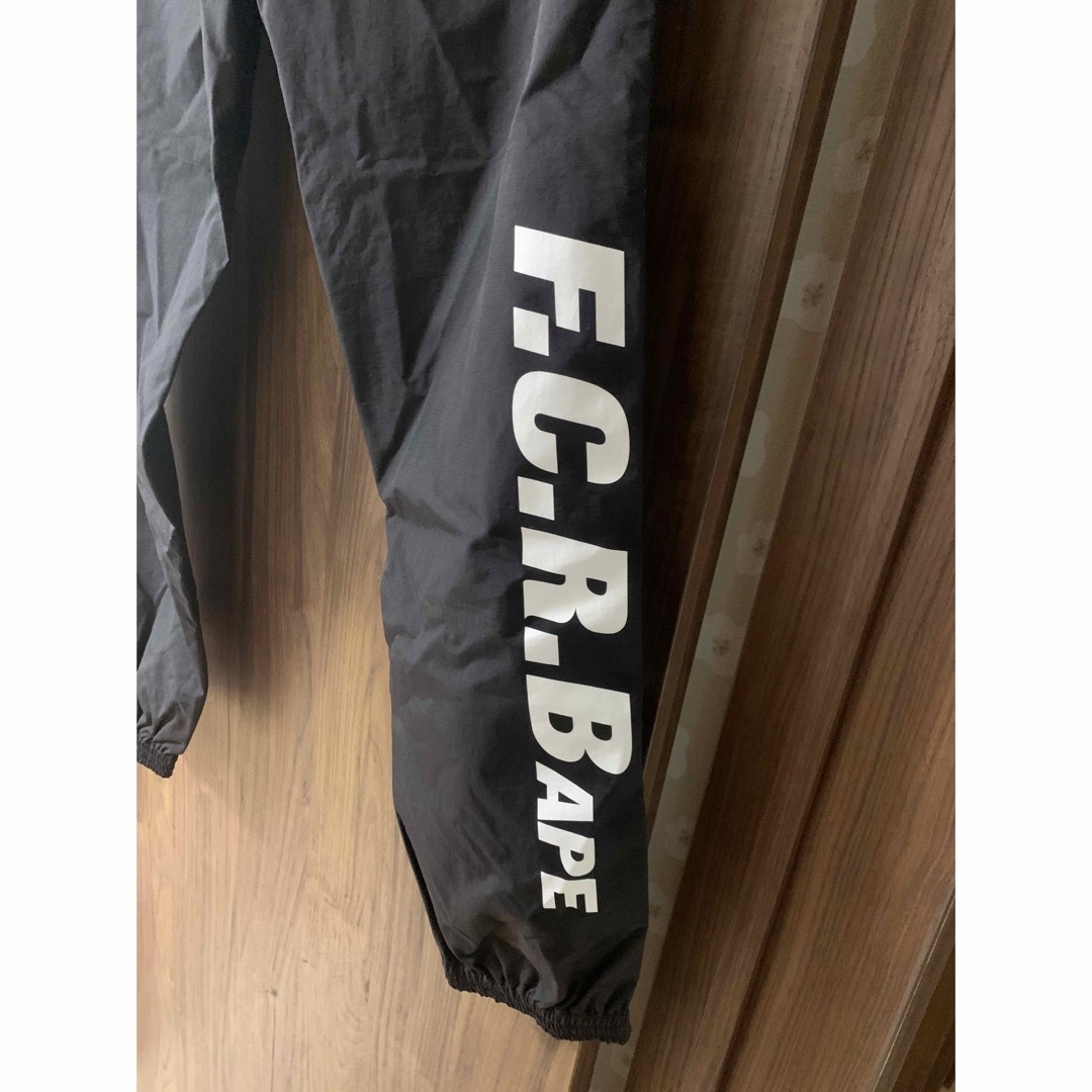 F.C.R.B.(エフシーアールビー)のXL！FCRB APE ナイロンパンツ　エイプ　ソフ　ブリストル　シュプ メンズのパンツ(その他)の商品写真