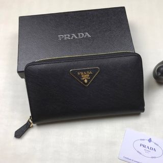 PRADA - 【海外限定品】PRADA 三つ折り財布の通販｜ラクマ