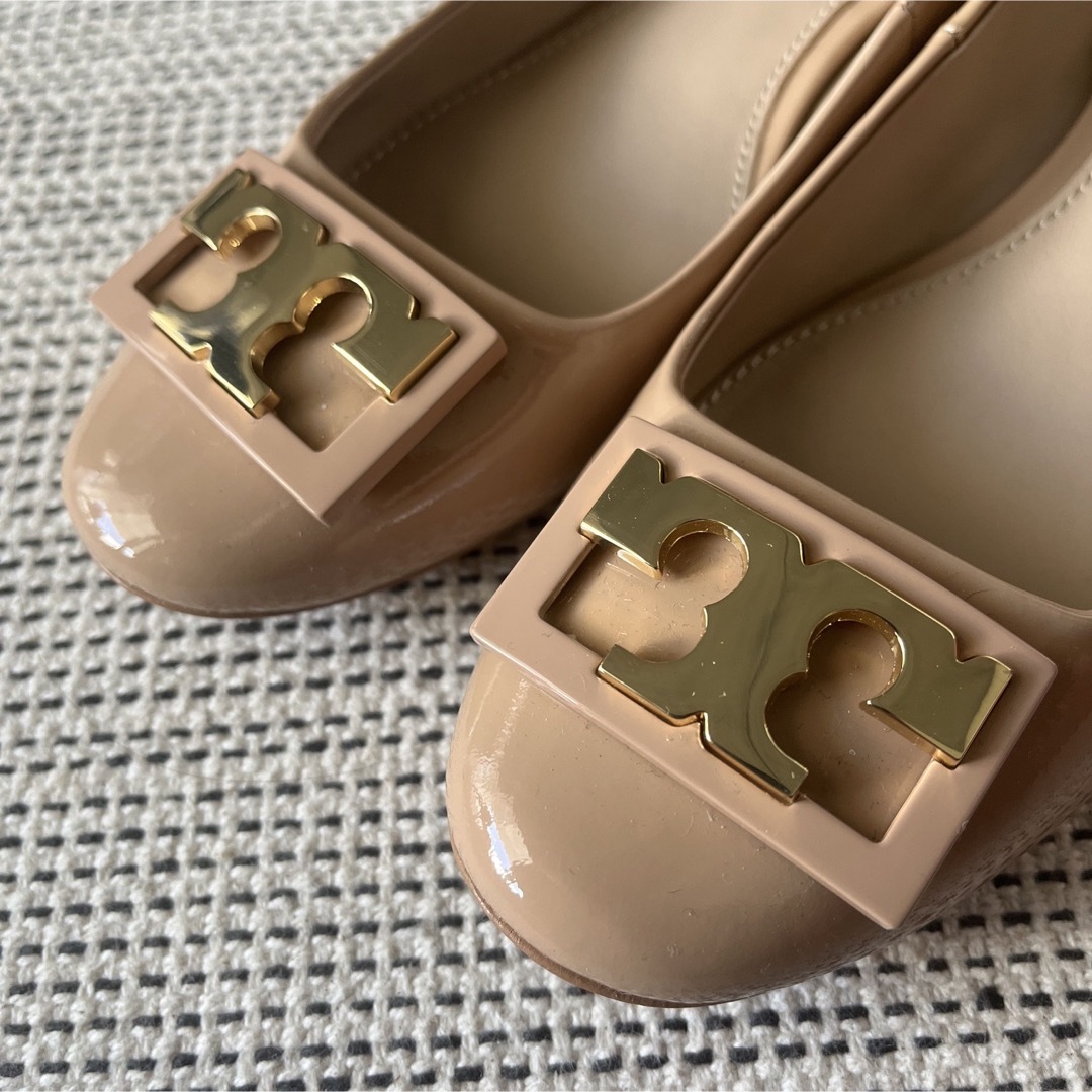 Tory Burch - 【トリーバーチ】エナメルパンプス 型押し（5.5C）TORY