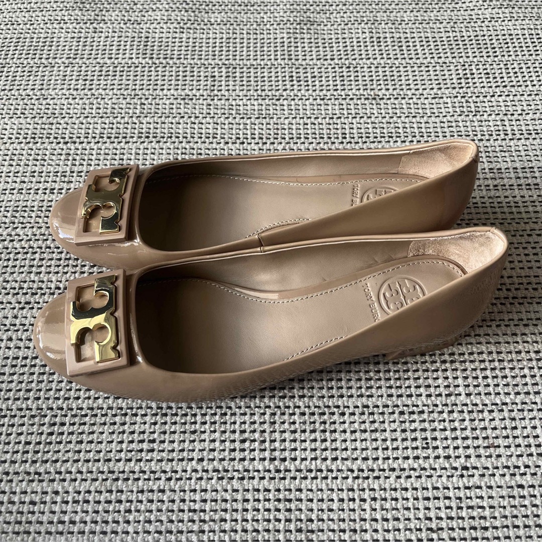 Tory Burch - 【トリーバーチ】エナメルパンプス 型押し（5.5C）TORY