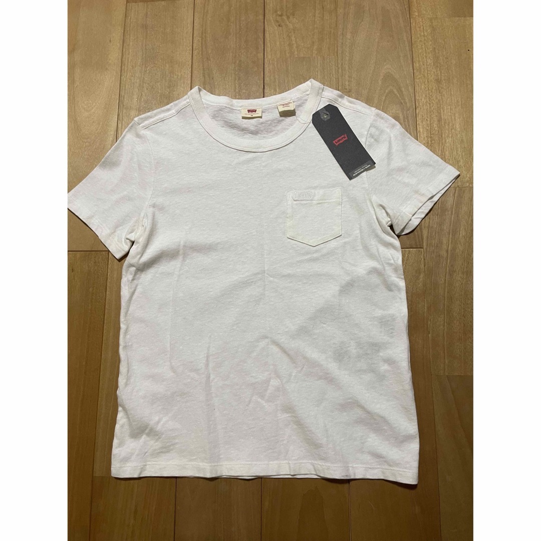 Levi's(リーバイス)の【未使用品】Levi’s 綿100% ポケットTシャツ レディース Sサイズ レディースのトップス(Tシャツ(半袖/袖なし))の商品写真