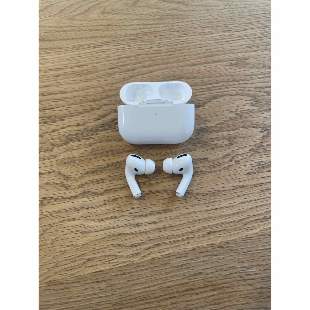 Apple(アップル)の★AirPods Pro★ スマホ/家電/カメラのオーディオ機器(ヘッドフォン/イヤフォン)の商品写真