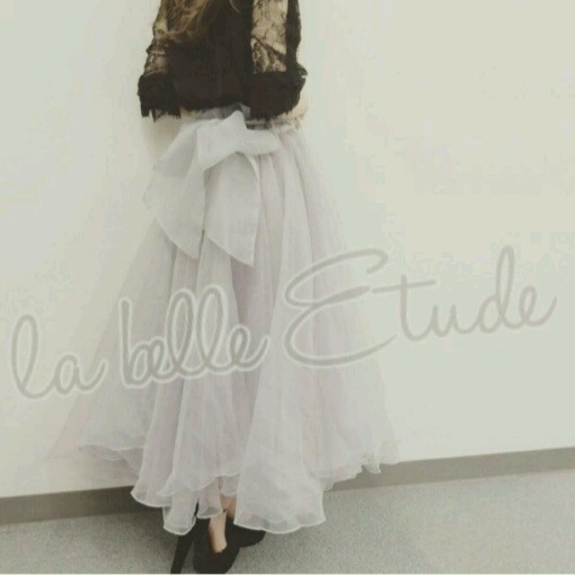 la belle Etude(ラベルエチュード)のRuna様専用ラベルエチュード☆未使用ボリュームスカート白 レディースのスカート(ロングスカート)の商品写真