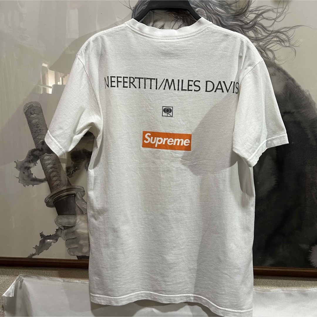 シュプリーム Supreme Miles Davis Nefertiti Tee