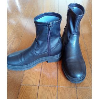 ジーユー(GU)のguボリュームソールストレッチブーツ👢美品(ブーツ)