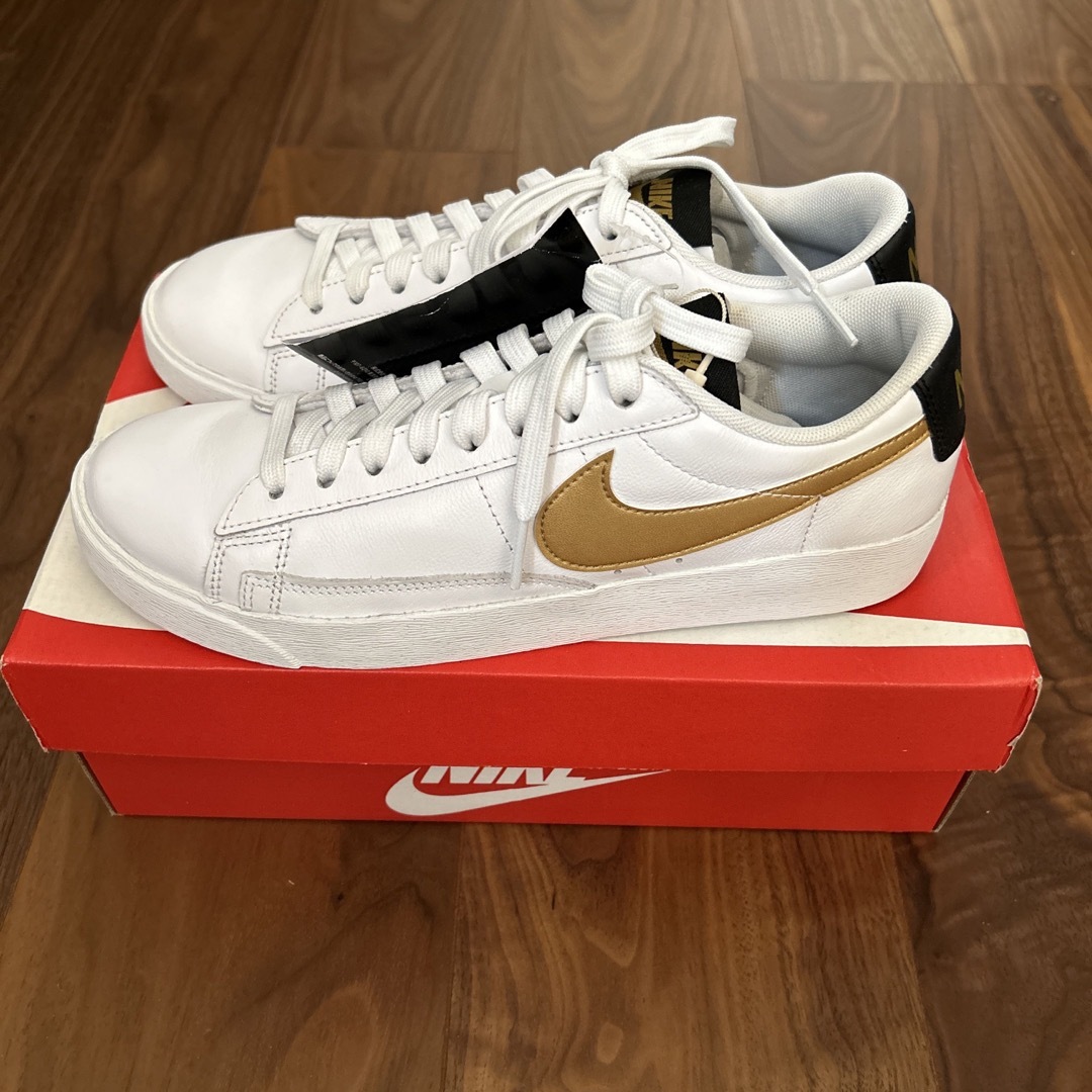 NIKE W BLAZER LOW LE AV9370-107