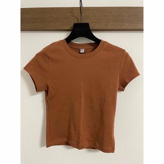 ユニクロ(UNIQLO)の【新品未使用タグ付き】UNIQLO ミニT ブラウン(Tシャツ(半袖/袖なし))