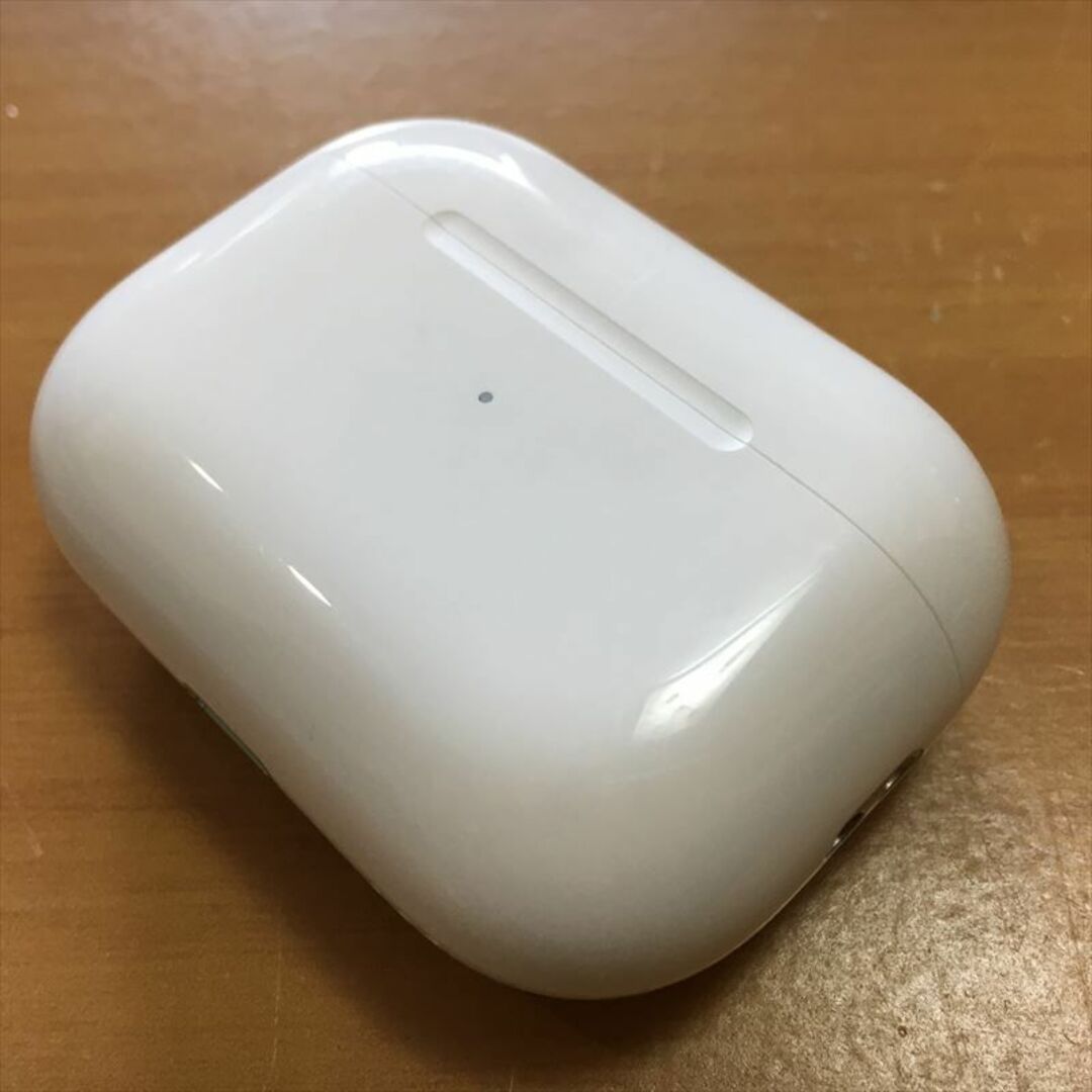 1) Apple純正 AirPods Pro 第2世代 充電ケース A2700 1