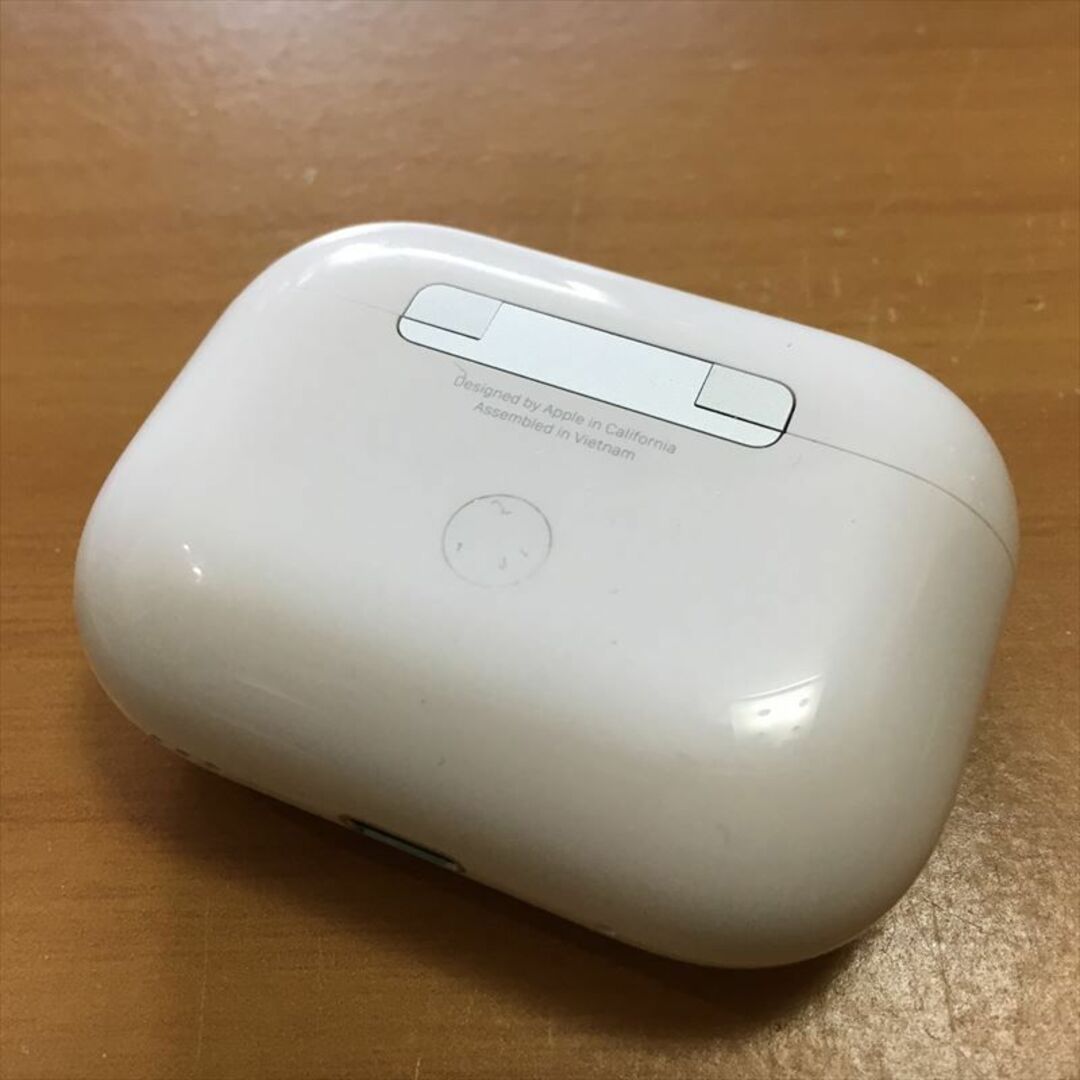 1) Apple純正 AirPods Pro 第2世代 充電ケース A2700 3