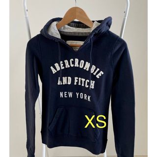 アバクロンビーアンドフィッチ(Abercrombie&Fitch)の【アバクロ】フード付き パーカー XS / レディース 厚手(パーカー)