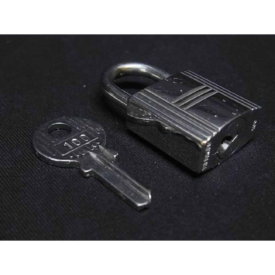 ■極美品■ HERMES エルメス カデナ 南京錠 パドロック 100 鍵 キー シルバー系 DA3366のサムネイル
