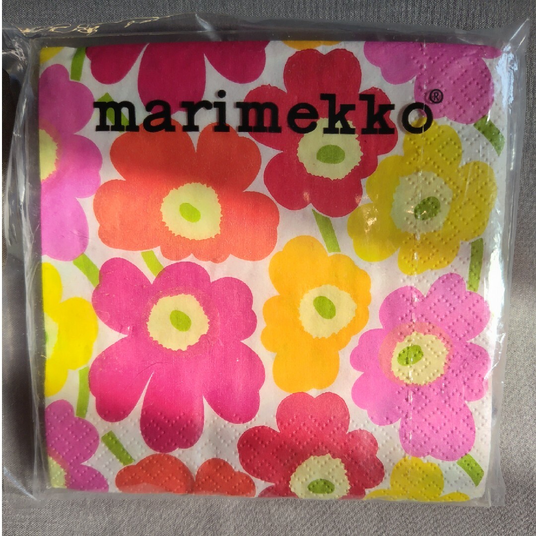 marimekko(マリメッコ)のマリメッコ　ペーパーナプキン インテリア/住まい/日用品のキッチン/食器(その他)の商品写真