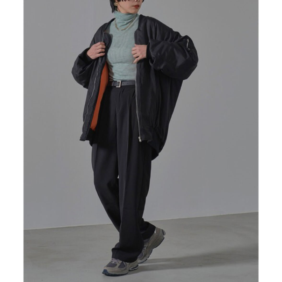 HANNE スリーブギャザーディティール MA-1 ブラック レディースのジャケット/アウター(ミリタリージャケット)の商品写真