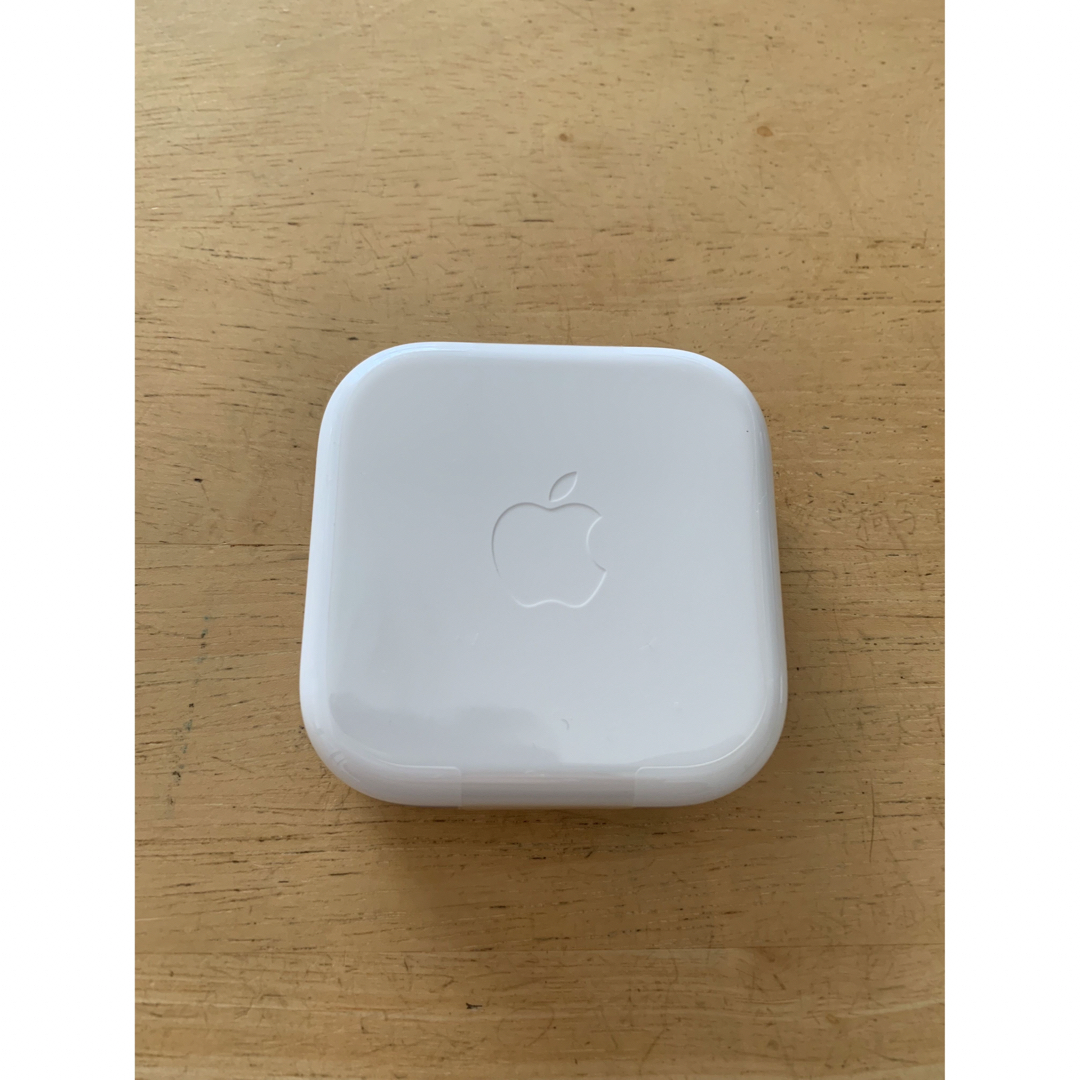 Apple(アップル)のApple 純正イヤホン スマホ/家電/カメラのオーディオ機器(ヘッドフォン/イヤフォン)の商品写真