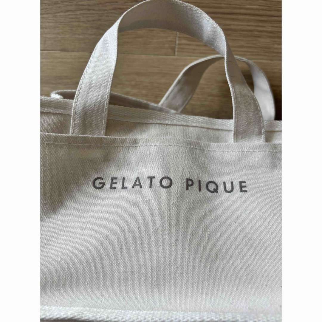 gelato pique(ジェラートピケ)のgelato pique あつまれどうぶつの森　コラボ商品 レディースのファッション小物(ポーチ)の商品写真