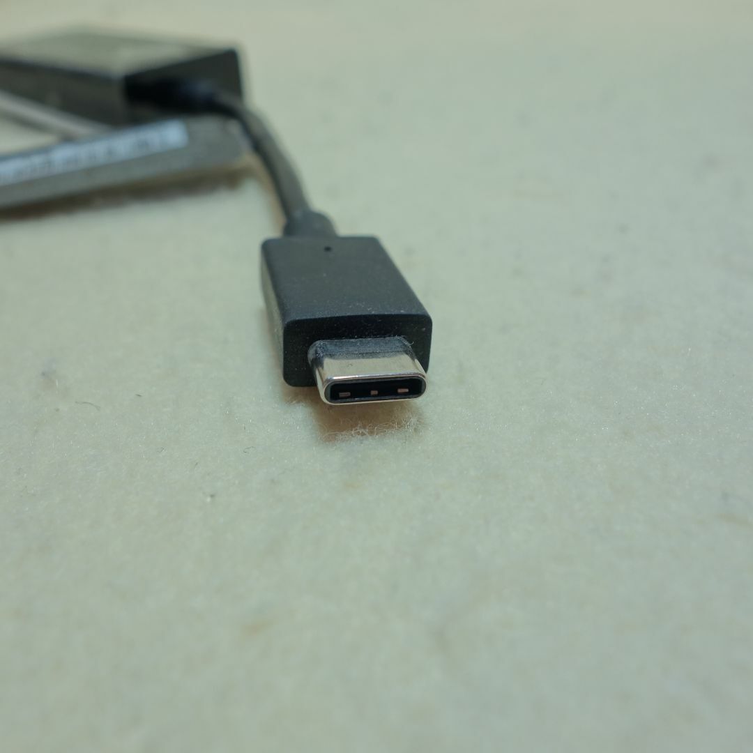 HP(ヒューレットパッカード)のHP USB-C to VGA Adapter◆外部モニター出力アダプター スマホ/家電/カメラのPC/タブレット(PC周辺機器)の商品写真