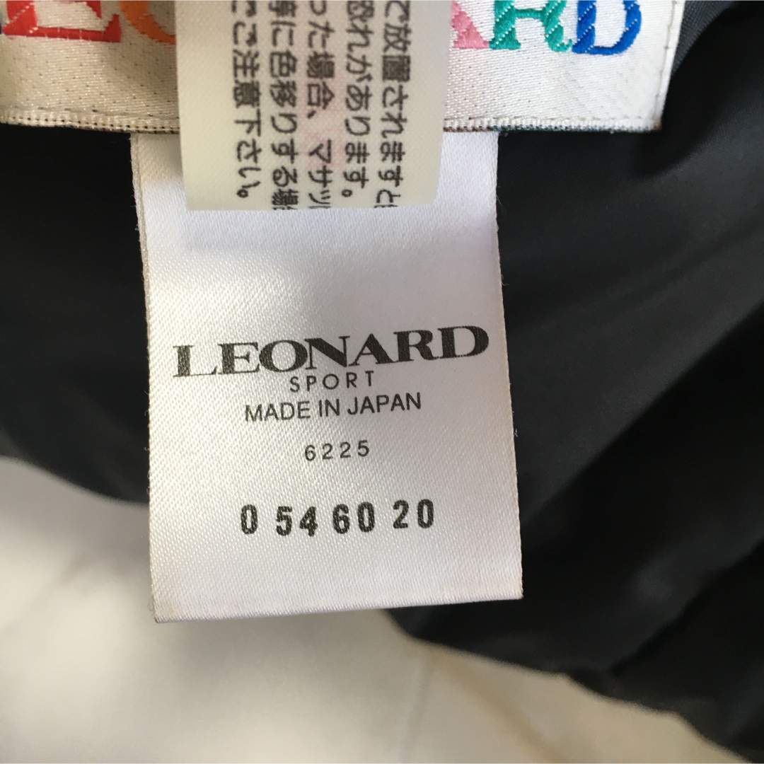 LEONARD(レオナール)の美品　LEONARD レオナール リバーシブル　ロゴ　中綿　ジャケット　コート レディースのジャケット/アウター(その他)の商品写真