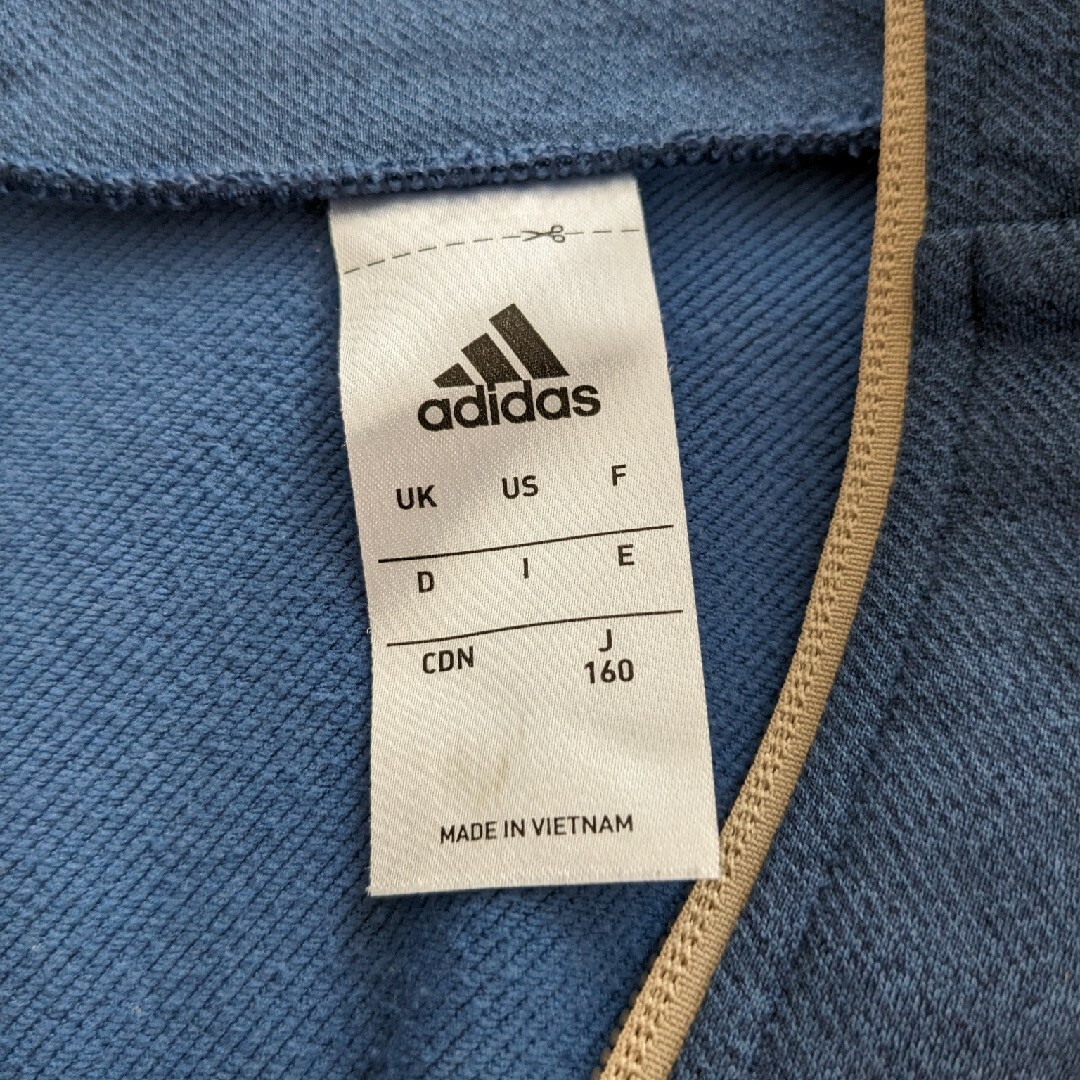 adidas(アディダス)のadidas　アディダス　上着　サイズ160 キッズ/ベビー/マタニティのキッズ服男の子用(90cm~)(ジャケット/上着)の商品写真