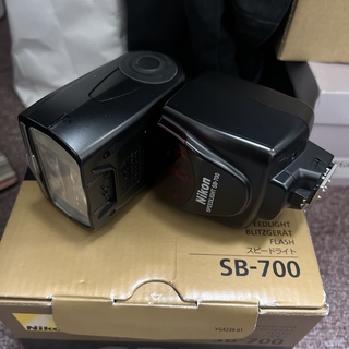 ニコン(Nikon)のNikon スピードライト  SB-700 充電池付(ストロボ/照明)