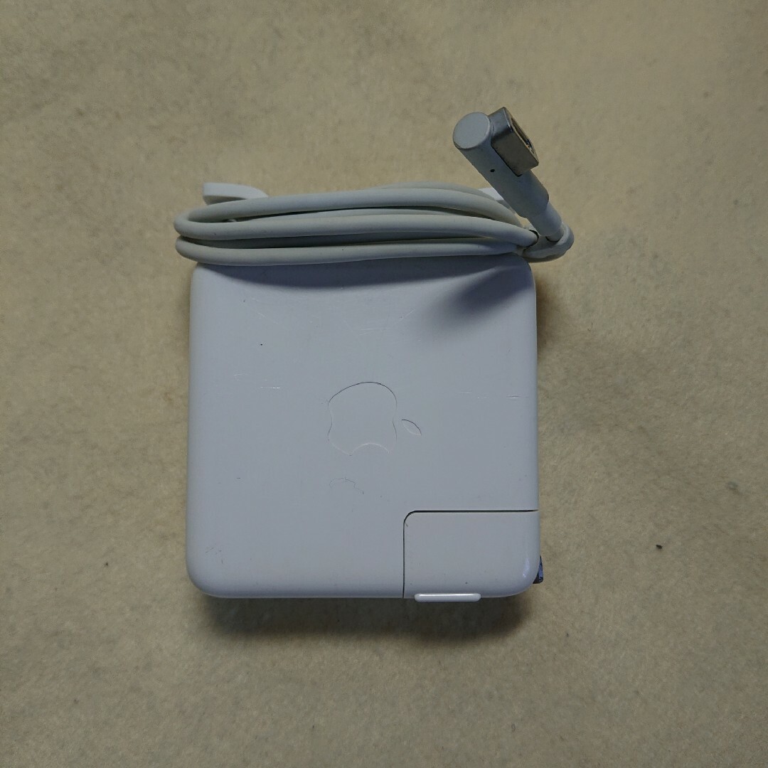 Apple(アップル)のApple純正◆MagSafe Power Adapter◆A1344 60W スマホ/家電/カメラのPC/タブレット(PC周辺機器)の商品写真