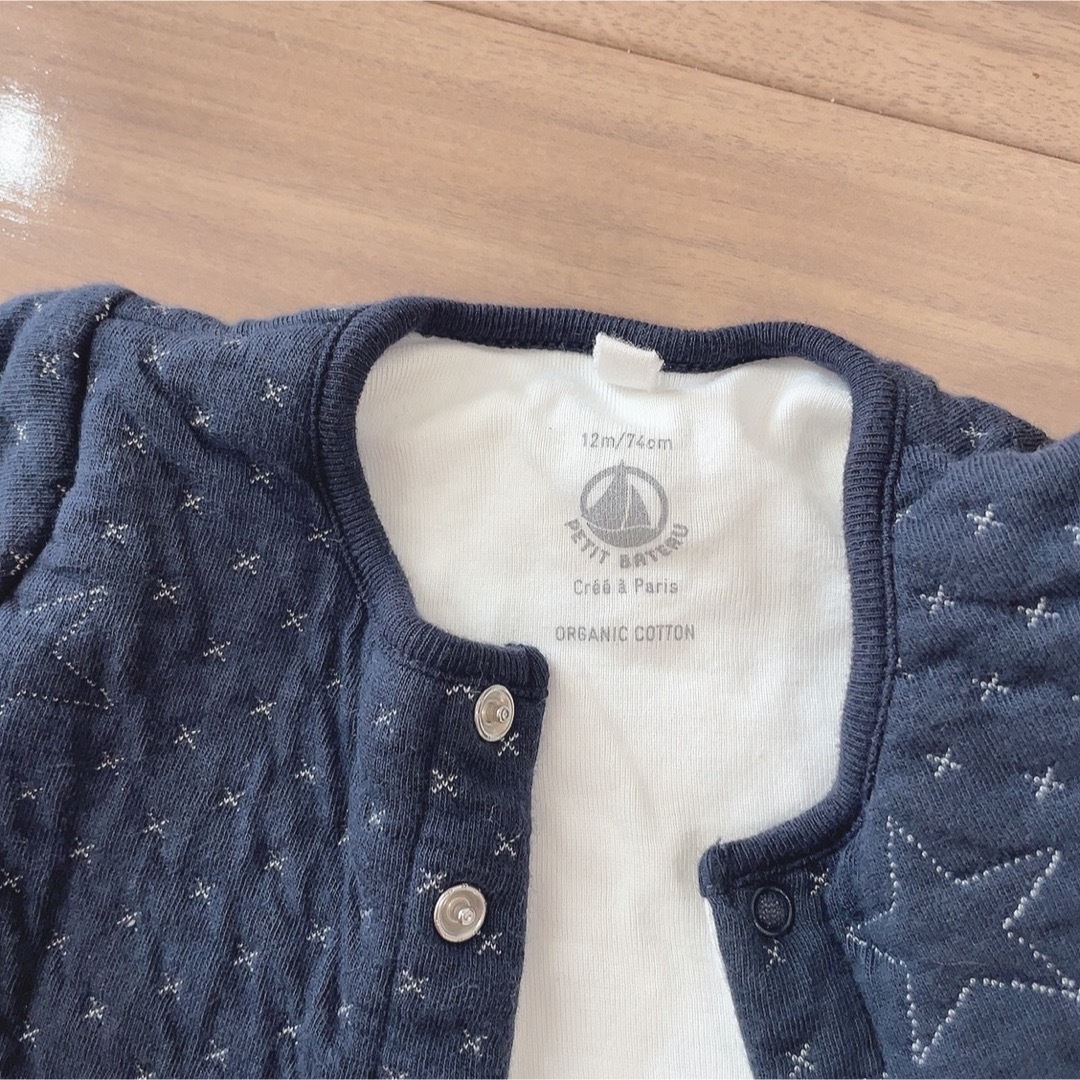 PETIT BATEAU(プチバトー)のチュビックキルティングプリントサロペット　カーディガン　セット キッズ/ベビー/マタニティのベビー服(~85cm)(カーディガン/ボレロ)の商品写真