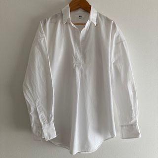 ユニクロ(UNIQLO)の【美品】UNIQLO 長袖 コットン スキッパーブラウス (シャツ/ブラウス(長袖/七分))