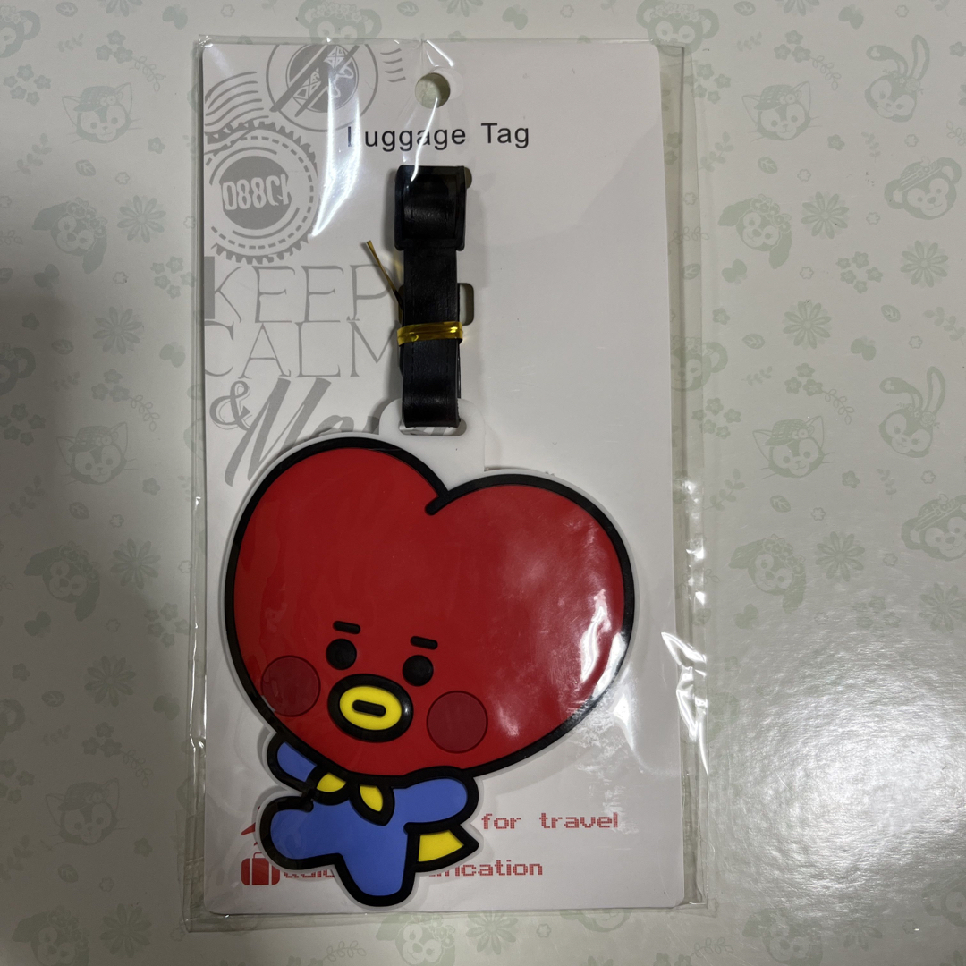 BT21(ビーティーイシビル)のBT21 TATA  ネームタグ　スーツケースタグ　V テテ エンタメ/ホビーのおもちゃ/ぬいぐるみ(キャラクターグッズ)の商品写真