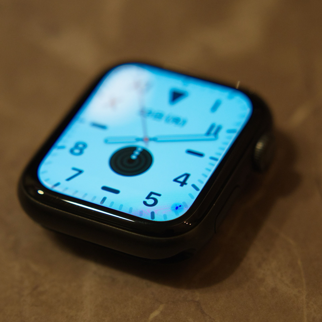 Apple(アップル)のApple Watch Series5 GPS 44mm 箱あり メンズの時計(腕時計(デジタル))の商品写真