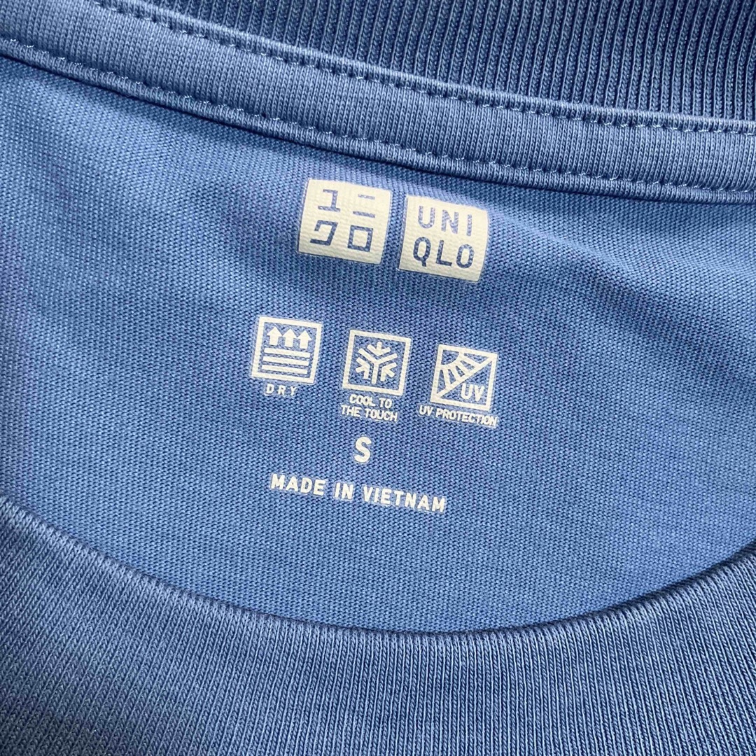 UNIQLO(ユニクロ)のブルー　トップス  レディースのトップス(Tシャツ(長袖/七分))の商品写真