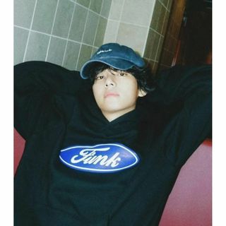 BTS V テテ着用 パーカー SOUNDS GOOD Funk Logo Lの通販 by nou's ...