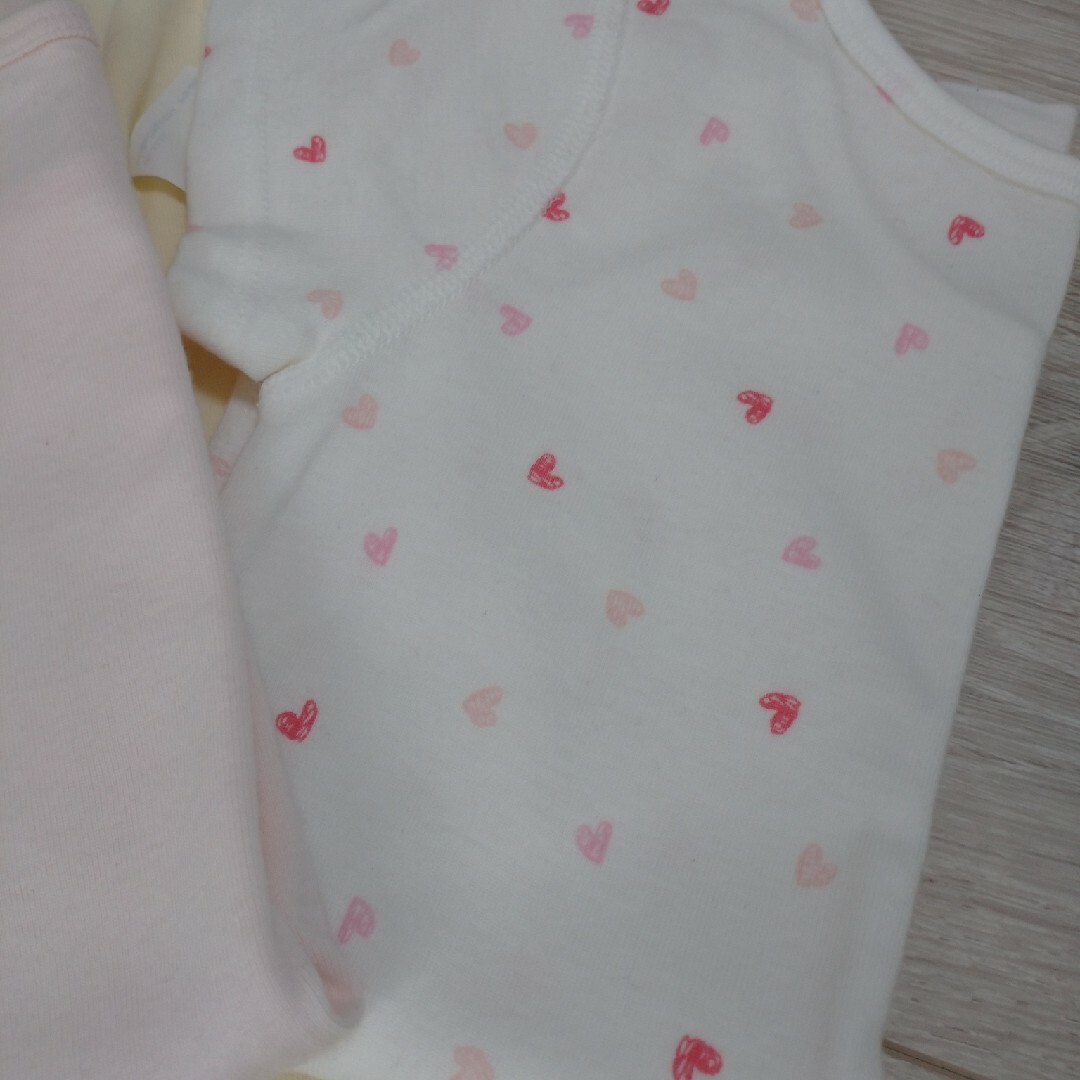 UNIQLO(ユニクロ)のユニクロ インナーT 100センチ 4枚 キッズ/ベビー/マタニティのキッズ服女の子用(90cm~)(下着)の商品写真