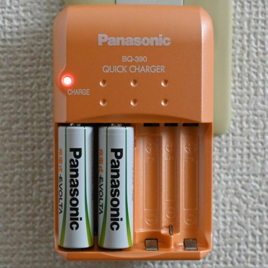 Panasonic(パナソニック)のPanasonic BQ-390 単三単四形兼用急速充電器 スマホ/家電/カメラの生活家電(その他)の商品写真