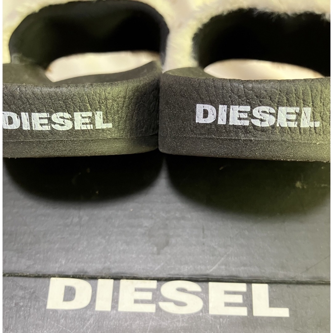 DIESEL(ディーゼル)のディーゼル) DIESEL レディース ロゴ ファー スライドサンダル レディースの靴/シューズ(サンダル)の商品写真