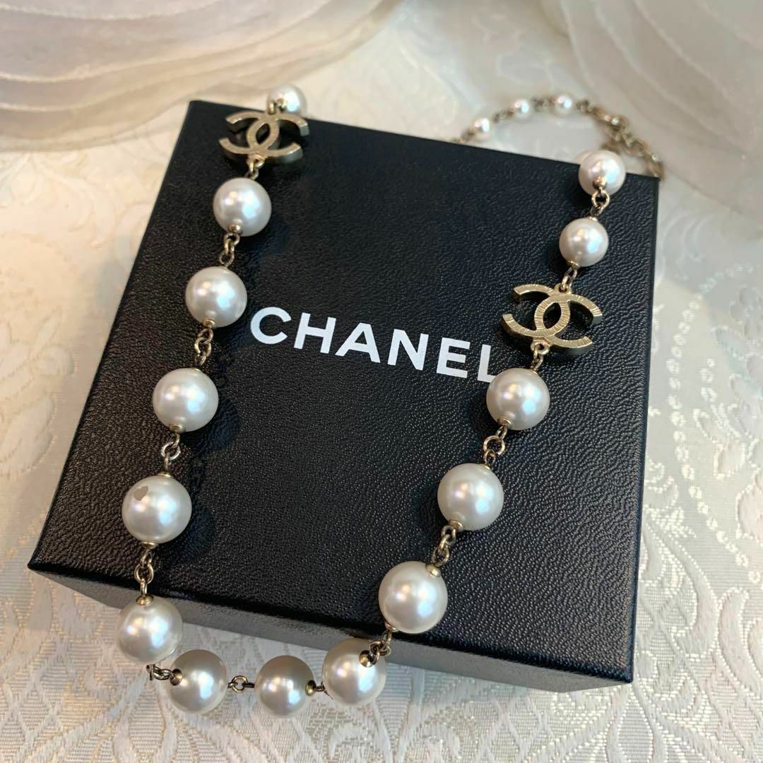 ☆美品☆CHANEL フェイクパール ロングネックレス ココマーク A18 A | フリマアプリ ラクマ