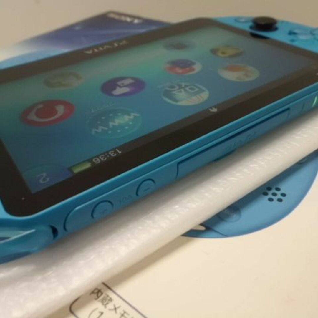 PlayStation Vita(プレイステーションヴィータ)のPSVITA PCH-2000 Aqua Blue エンタメ/ホビーのゲームソフト/ゲーム機本体(携帯用ゲーム機本体)の商品写真