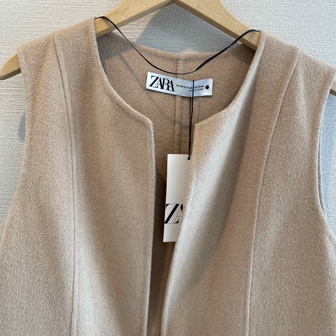 Classical Elf.(クラシカルエルフ)の新品タグ付き　ZARA ジレ　ロングベスト レディースのトップス(ベスト/ジレ)の商品写真