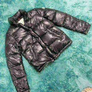 売り切り❤MONCLER❣️未使用に近いジャケット