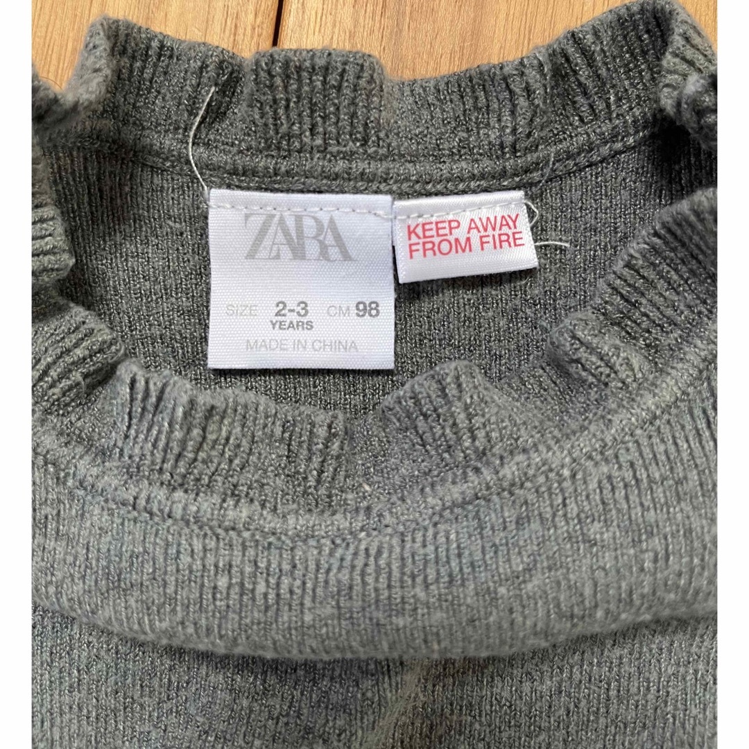 ZARA KIDS(ザラキッズ)のZARA グリーンニット キッズ/ベビー/マタニティのキッズ服女の子用(90cm~)(ニット)の商品写真