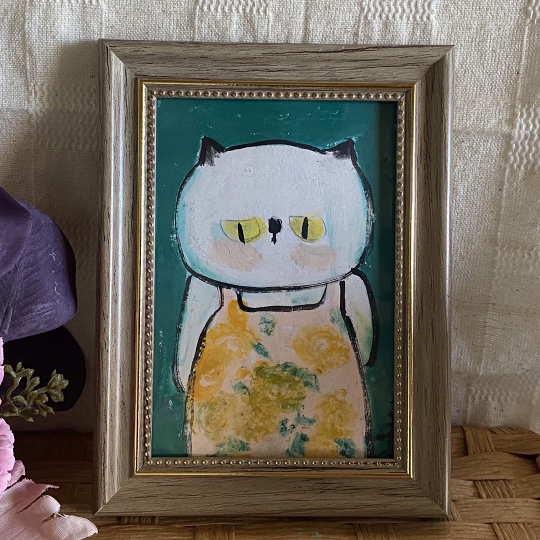 絵画。原画手描き【ふわふわの猫ちゃんは黄色い花のスカートを着ている ...