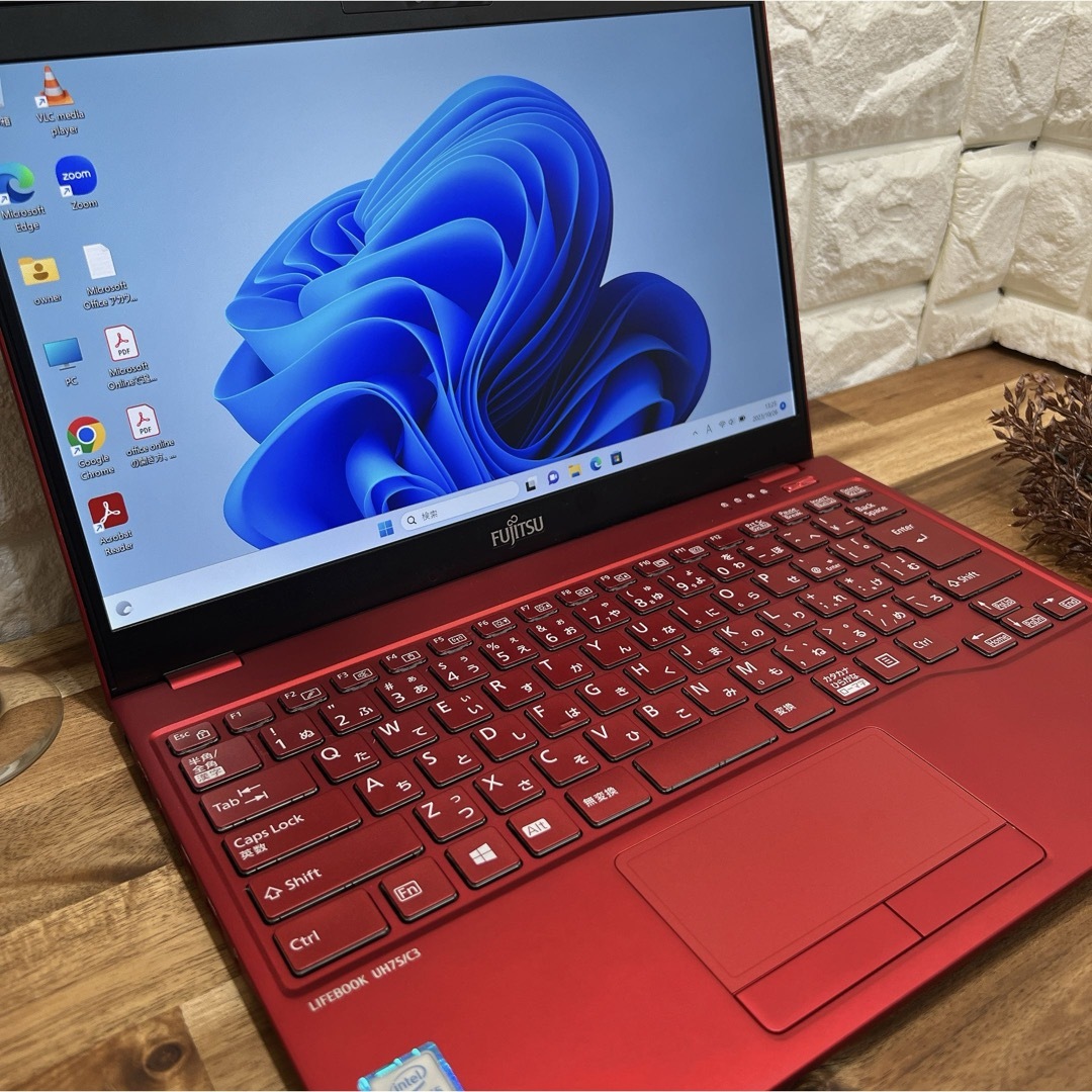 【超軽量】LIFEBOOK UH75 薄型PC 8世代i5/爆速256GB