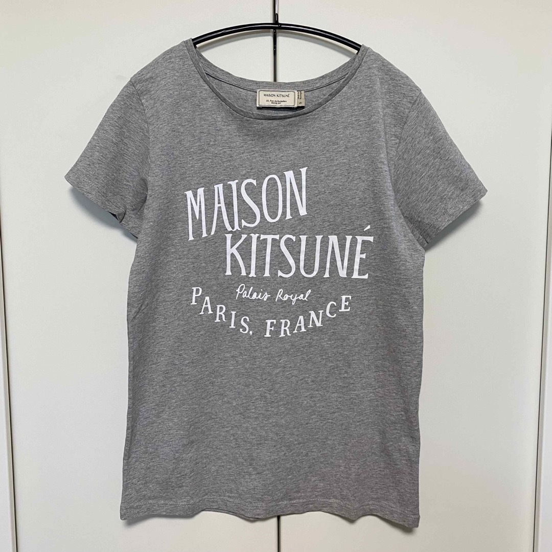 MAISON KITSUNE'(メゾンキツネ)のMAISON KITSUNE  ロゴTシャツ レディースのトップス(Tシャツ(半袖/袖なし))の商品写真