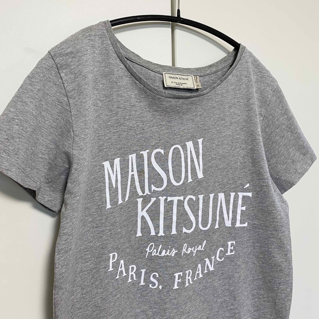 MAISON KITSUNE'(メゾンキツネ)のMAISON KITSUNE  ロゴTシャツ レディースのトップス(Tシャツ(半袖/袖なし))の商品写真