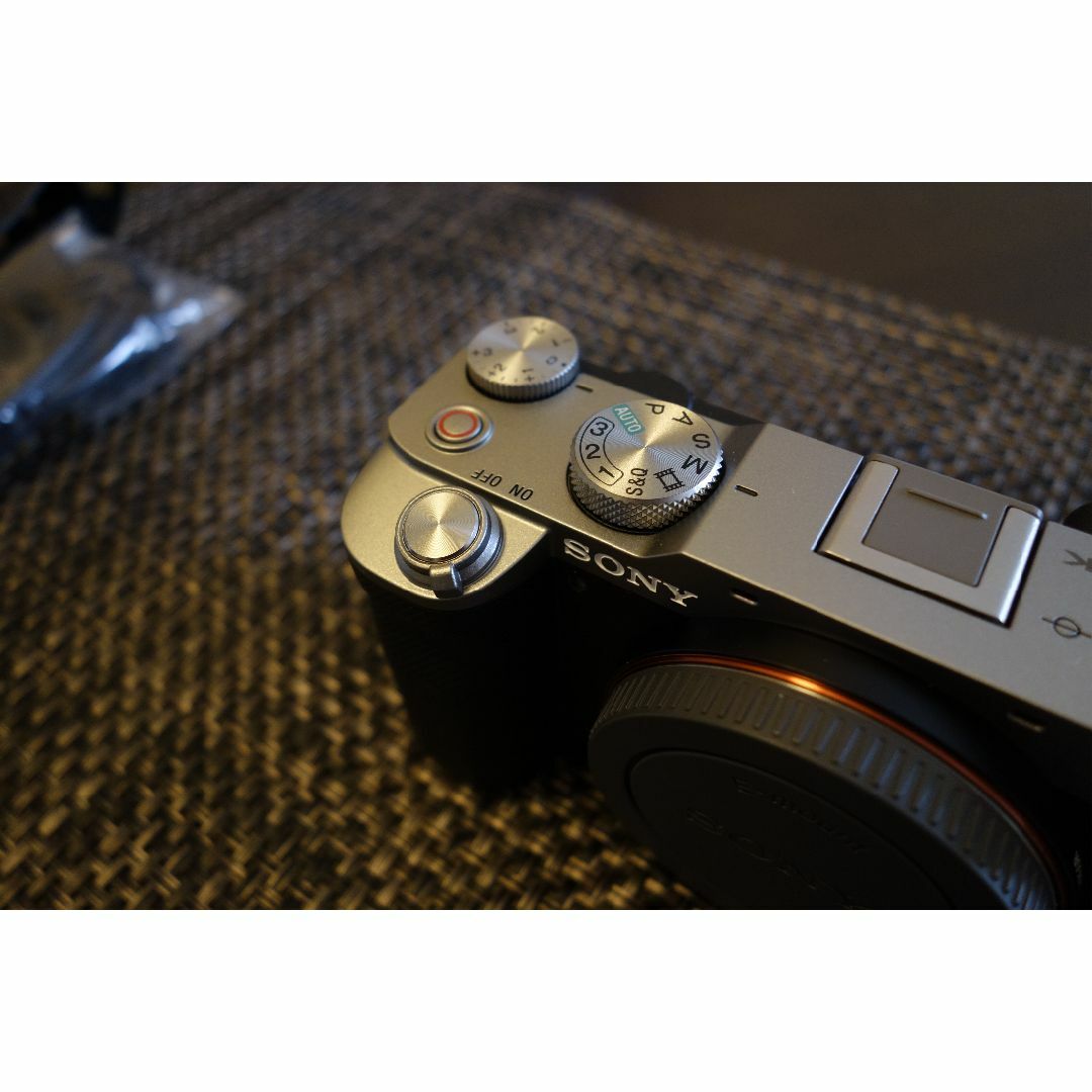 SONY α7C ILCE-7C シルバー [外装ほぼ新品, 箱付き]スマホ/家電/カメラ