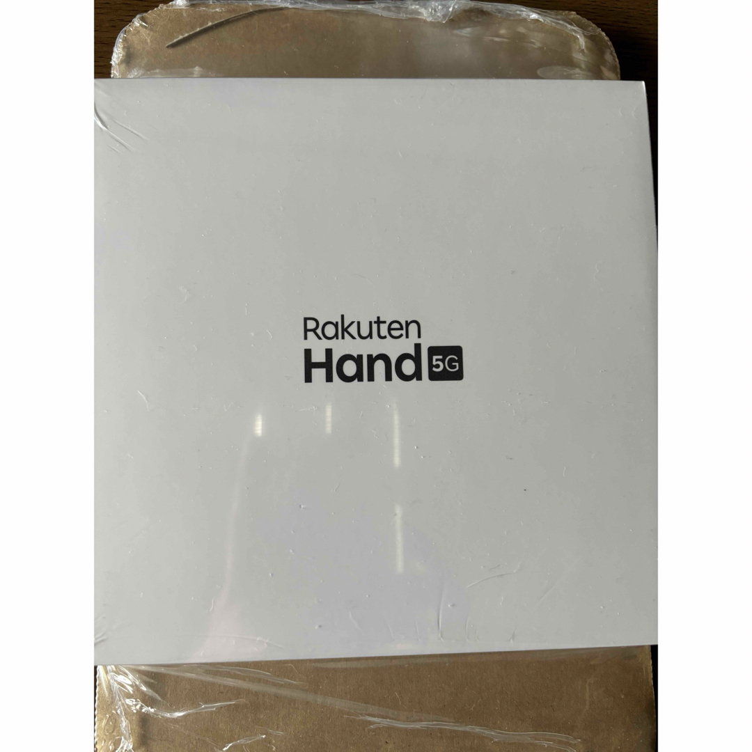 Rakuten(ラクテン)のRakuten Hand 5G クリムゾンレッド新品未使用 スマホ/家電/カメラのスマートフォン/携帯電話(スマートフォン本体)の商品写真