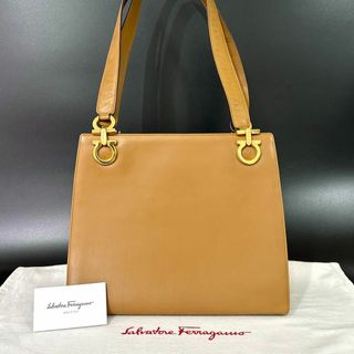 【限定価格】Salvatore Ferragamo サルヴァトーレフェラガモ ショルダーバッグ ガンチーニ 斜め掛け 肩掛け かばん 鞄 E-21 5648 レザー    ダークブラウン ゴールド金具 レディース 定番【品】