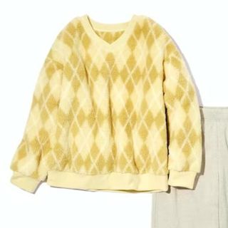 ユニクロ(UNIQLO)のユニクロ　ファーリーフリース　トップスのみ(ルームウェア)