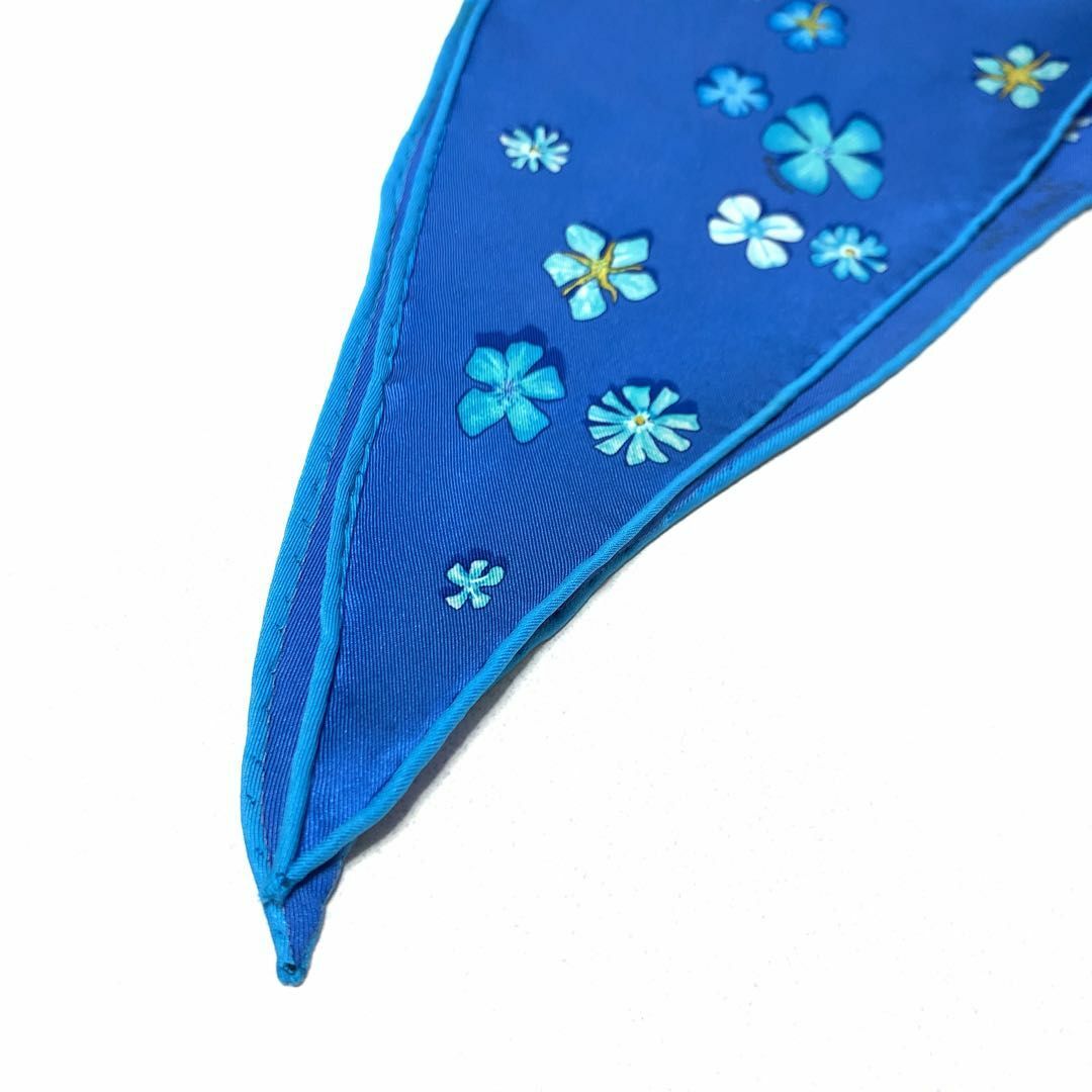 Hermes(エルメス)のHERMES 花柄 三角スカーフ ハンカチ  #1037f05 レディースのファッション小物(バンダナ/スカーフ)の商品写真