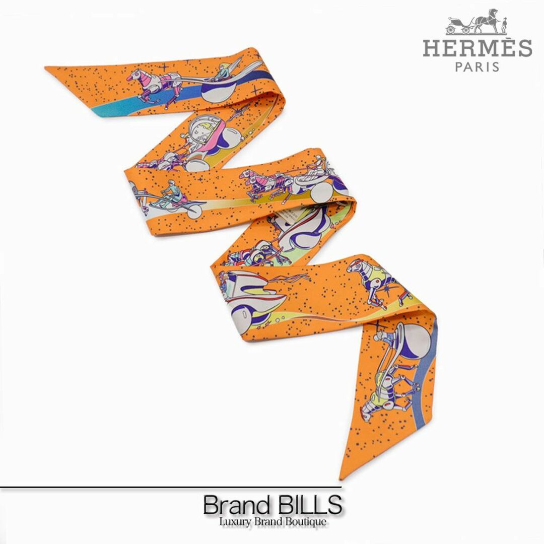 Hermes(エルメス)の未使用品 エルメス ツイリー スペースダービー 063573S リボンスカーフ シルク オレンジ ジョーヌ ブルー 馬車 ジョッキー レディースのファッション小物(バンダナ/スカーフ)の商品写真